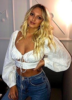 Georgia Hirst image 3 of 3