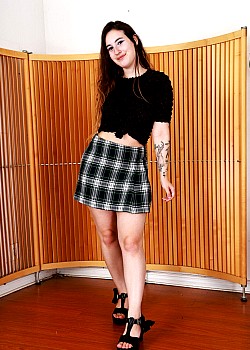 Gigi Belle image 2 of 4