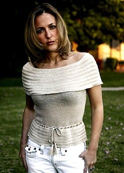 Gillian Anderson image 3 of 4