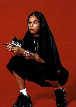 Giovanna Ramos image 1 of 4