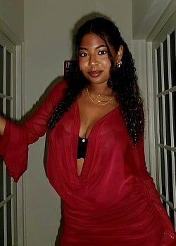 Giselle Meeks image 3 of 4