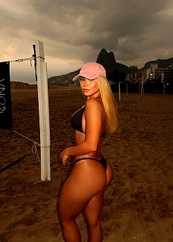 Giulia Arruda image 4 of 4