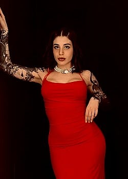 Giulia Ottonelli image 2 of 2