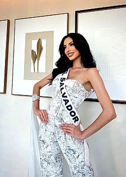 Giulia Zanoni image 1 of 4