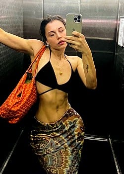 Gizem Orhan image 2 of 4