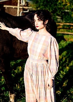 Gloria de Oliveira image 2 of 3