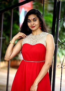 Gnana Priya image 2 of 2