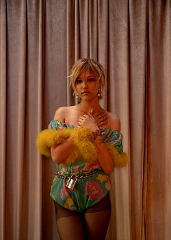 Grace VanderWaal image 3 of 4