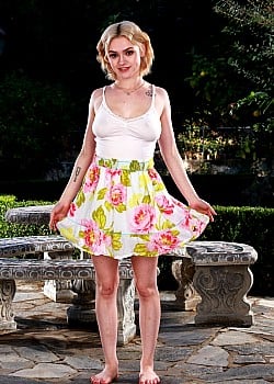 Gracie Gates image 2 of 4