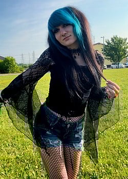 GravelyGothicKayla