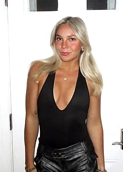 Gwen Connors image 1 of 4