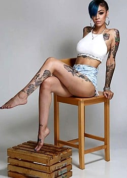 Imagem 2 de 2 de Gypsyy Suicidegirls