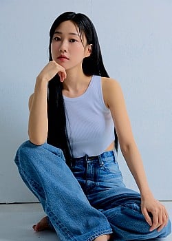 Ha Yoon-kyung image 4 of 4