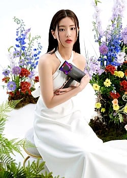 Ha Yul-Ri image 4 of 4