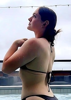 Hadley Streit image 2 of 3