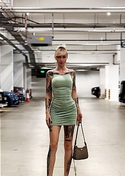 Hailey Hope (German) image 2 of 4