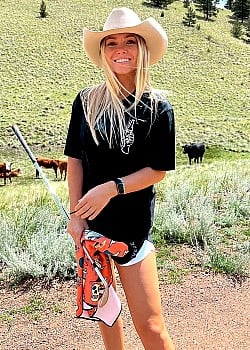 Hailey Ostrom image 4 of 4