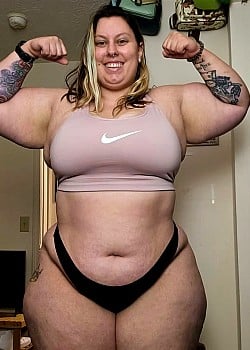 Hailey Rose (Model) image 4 of 4