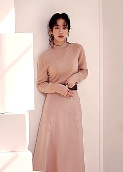 Han Ji-min image 1 of 4