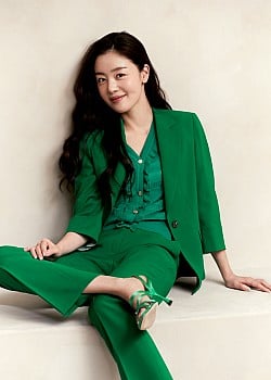 Han Sun-hwa image 2 of 4