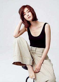 Han Sun-hwa image 3 of 4