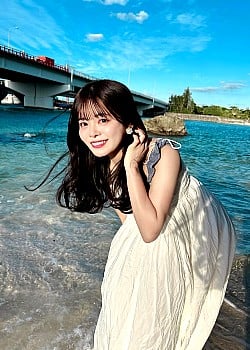Hana Abe image 3 of 3