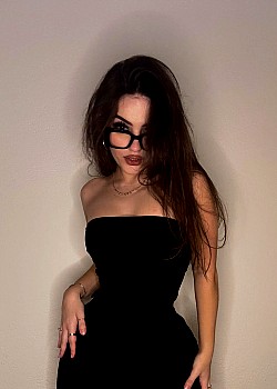 Hana Buzimkic image 3 of 4