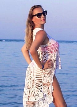 Hanicka K. Blond image 2 of 3
