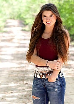 Hannah Barron image 3 of 4