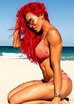 Hannah Eden image 3 of 4