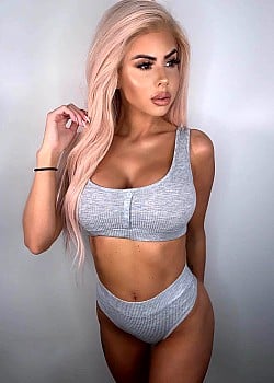 Hannah Elizabeth image 2 of 4