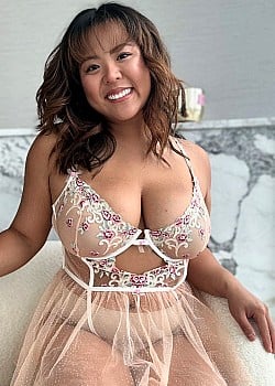 Hannah Jiemei image 3 of 3