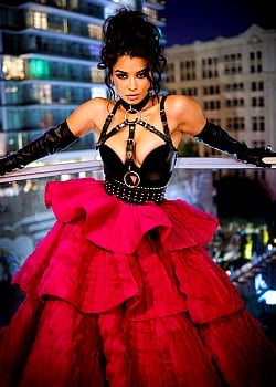 Hannah Monds image 3 of 4