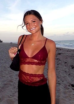 Hannah Rau image 2 of 4