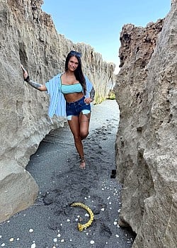 Hannah Renee image 3 of 3