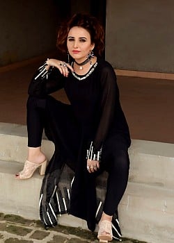 Hareem Shah image 3 of 4