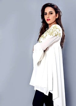 Hareem Shah image 4 of 4