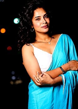 Hari Teja image 1 of 4