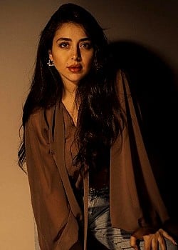 Haya Maraachli image 1 of 4