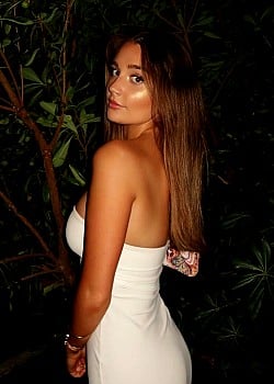 Hayley Bell image 1 of 2