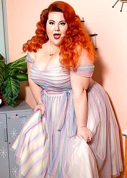 Hayley Stewart (Model) image 3 of 4