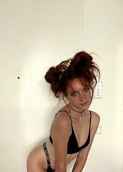 Hazel Grace (Onlyfans)