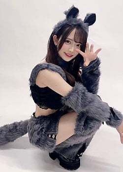 Hazuki Tanda image 2 of 4