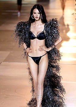 He Cong image 2 of 2