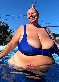Heather Anne (Onlyfans) image 1 of 1