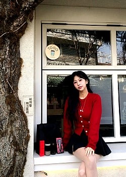 Heejae image 2 of 3