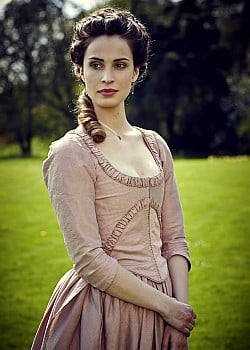 Heida Reed image 3 of 3