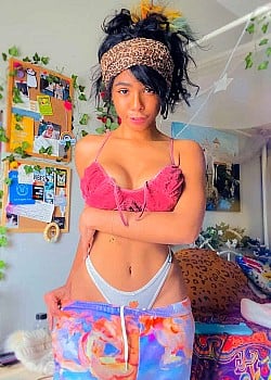 Helayna Marie image 3 of 3