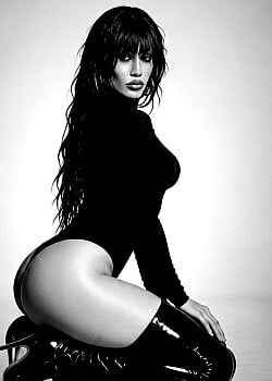 Helen Papadopoulou image 2 of 3