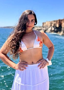 Helena Santos image 2 of 3